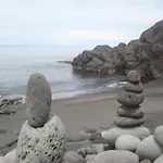 Vinea Lava Mit Blick Auf Wasser By Interhome Canto da Areia
