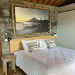 Vinea Lava Mit Blick Auf Wasser By Interhome Canto da Areia