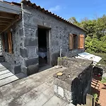 Vinea Lava Mit Blick Auf Wasser By Interhome *