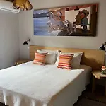 Vinea Lava Mit Blick Auf Wasser By Interhome