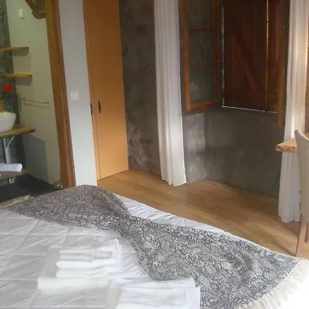 Vinea Lava Mit Blick Auf Wasser By Interhome Semesterbostad *