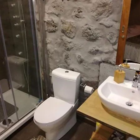Vinea Lava Mit Blick Auf Wasser By Interhome Tatil Evi