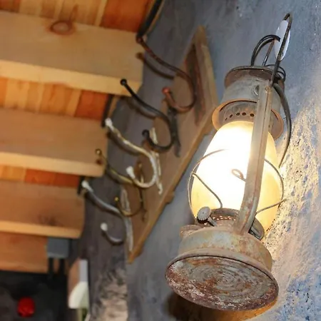 Vinea Lava Mit Blick Auf Wasser By Interhome