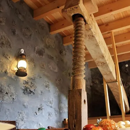 Semesterbostad Vinea Lava Mit Blick Auf Wasser By Interhome *