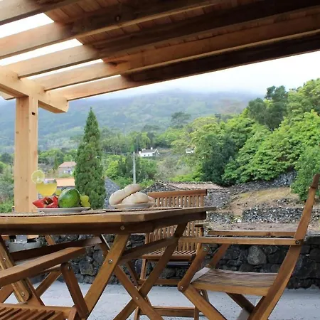 Vinea Lava Mit Blick Auf Wasser By Interhome Semesterbostad