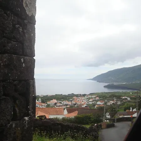 Semesterbostad Vinea Lava Mit Blick Auf Wasser By Interhome *