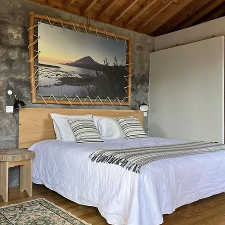 Vinea Lava Mit Blick Auf Wasser By Interhome Semesterbostad