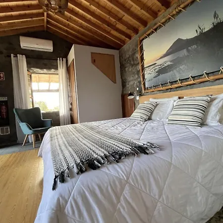 Vinea Lava Mit Blick Auf Wasser By Interhome Tatil Evi *