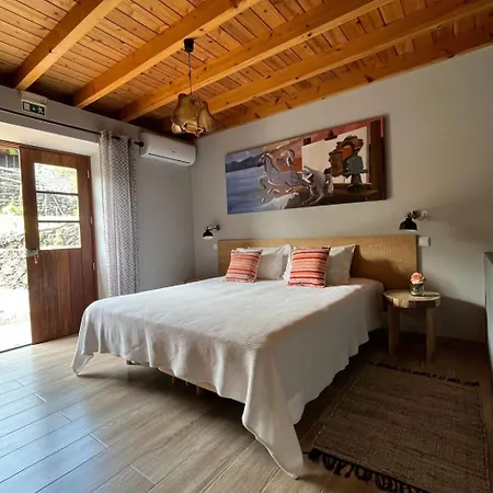 Vinea Lava Mit Blick Auf Wasser By Interhome Tatil Evi