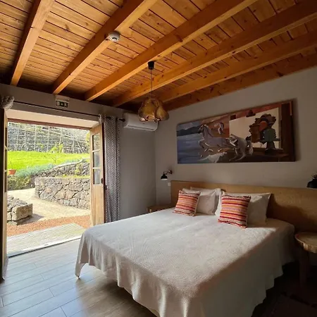 Vinea Lava Mit Blick Auf Wasser By Interhome Tatil Evi