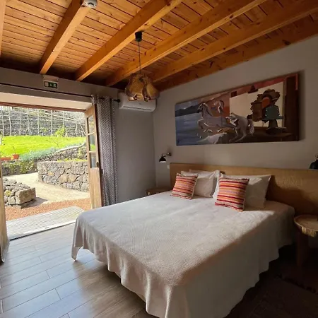 Semesterbostad Vinea Lava Mit Blick Auf Wasser By Interhome *