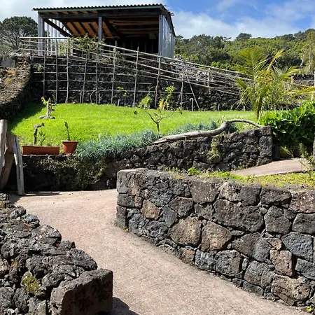 Vinea Lava Mit Blick Auf Wasser By Interhome Semesterbostad *
