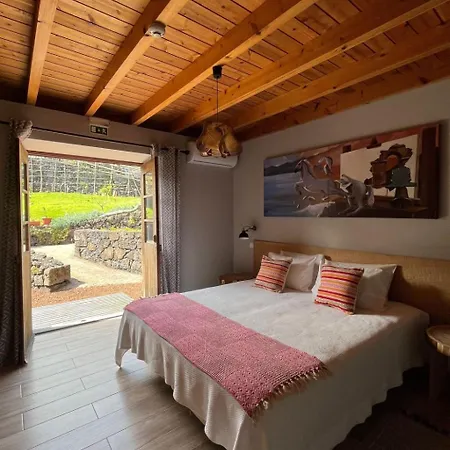 Vinea Lava Mit Blick Auf Wasser By Interhome Tatil Evi *