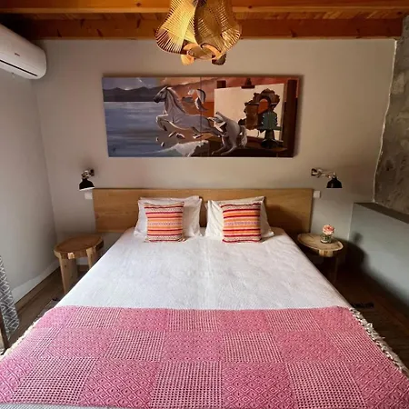 Vinea Lava Mit Blick Auf Wasser By Interhome * Canto da Areia