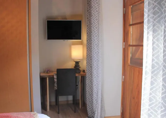 Vinea Lava Mit Blick Auf Wasser By Interhome Canto da Areia