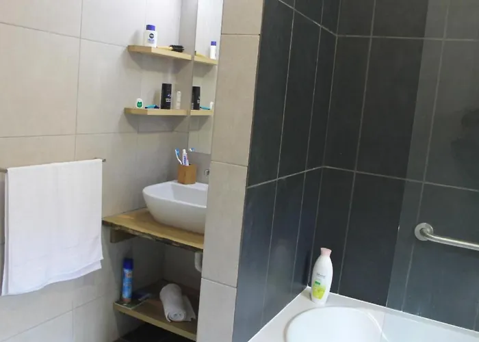 Vinea Lava Mit Blick Auf Wasser By Interhome