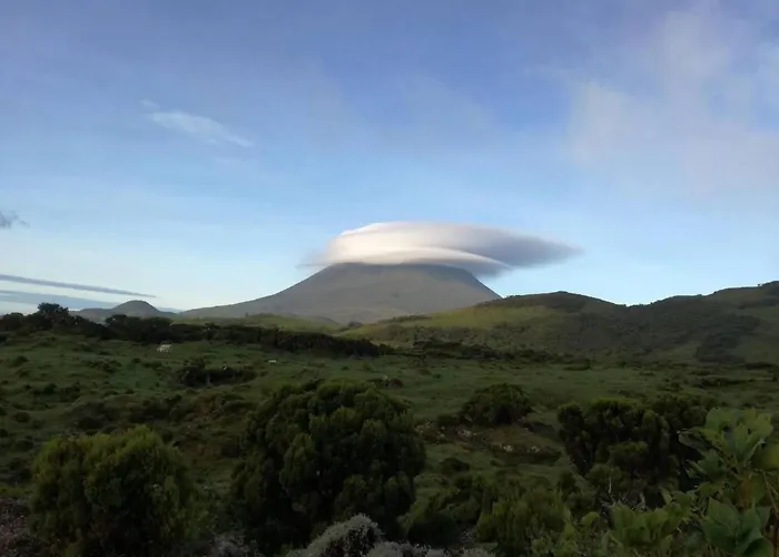 Vinea Lava Mit Blick Auf Wasser By Interhome Canto da Areia