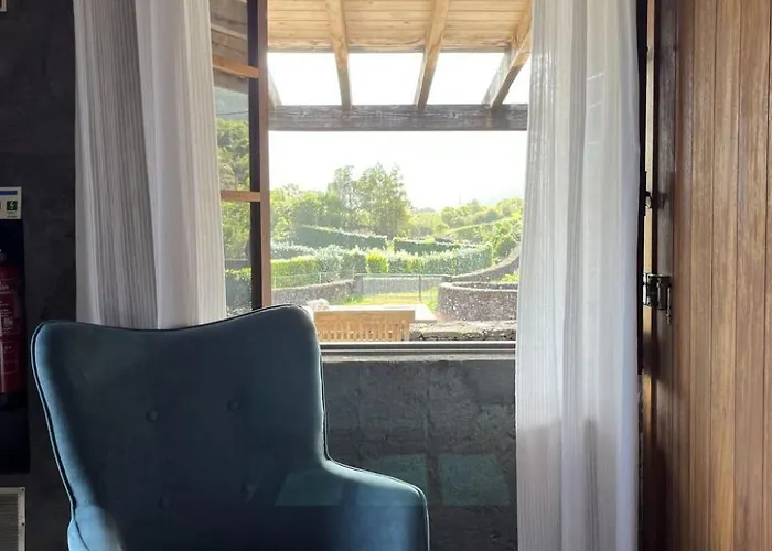 Vinea Lava Mit Blick Auf Wasser By Interhome Dom wakacyjny