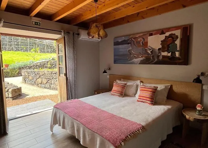 Vinea Lava Mit Blick Auf Wasser By Interhome Prázdninový dům *