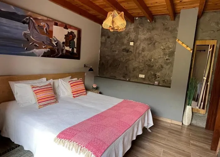 Vinea Lava Mit Blick Auf Wasser By Interhome * Canto da Areia