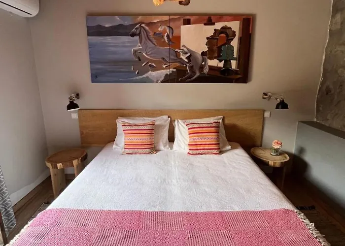 Vinea Lava Mit Blick Auf Wasser By Interhome * Canto da Areia